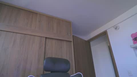 Snapshot of layla_nicols chatting on June 7, 2026, 12:31 pm Layla online show from June 7, 2026, 12:31 pm