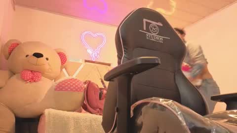 laylafoxy_tay online show from December 18, 2025, 3:12 am