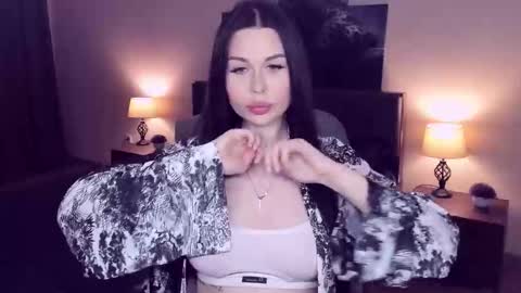 laylagreat online show from December 4, 2025, 5:21 pm