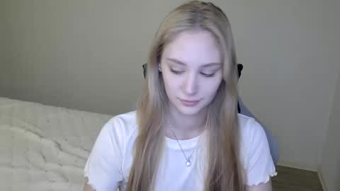 Snapshot of laylapretty001 chatting on October 28, 2025, 5:55 am LaylaPretty001 online show from October 28, 2025, 5:55 am