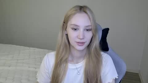 Snapshot of laylapretty001 chatting on November 8, 2025, 11:43 am LaylaPretty001 online show from November 8, 2025, 11:43 am