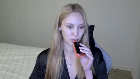 LaylaPretty001 online show from November 16, 2025, 1:28 pm