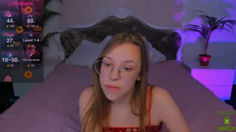 layriantavee online show from January 4, 2025, 9:54 am