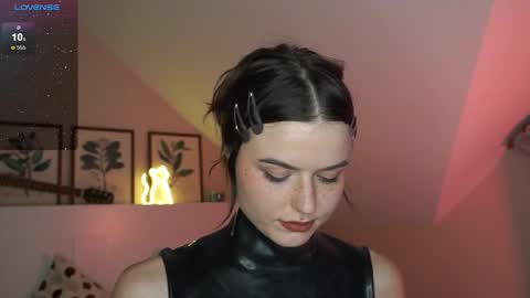 Pansy online show from November 12, 2025, 5:35 pm