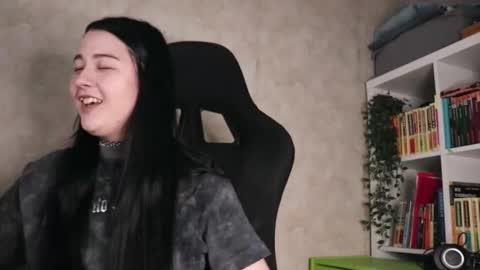 Snapshot of lazynut chatting on February 17, 2026, 4:42 am Lisa online show from February 17, 2026, 4:42 am