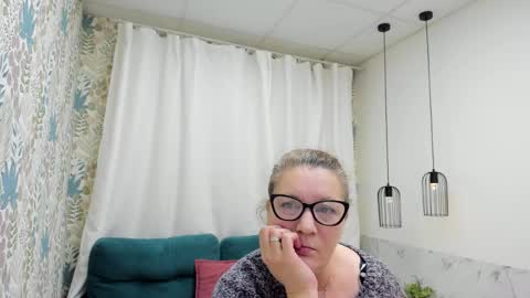 Lea online show from April 4, 2026, 5:06 am