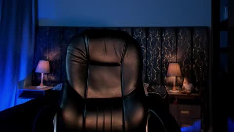 Lea Velle online show from November 22, 2025, 8:57 am