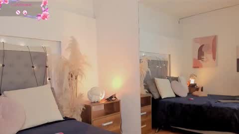 lea_walkerr online show from February 4, 2026, 7:53 pm