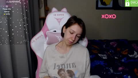 Snapshot of leah__gotty chatting on December 5, 2024, 2:22 pm Leah  Gotty online show from December 5, 2024, 2:22 pm