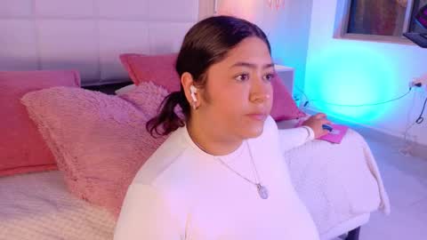 Leah online show from September 15, 2025, 3:45 pm