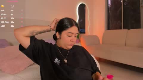 Leah online show from October 22, 2025, 2:50 pm