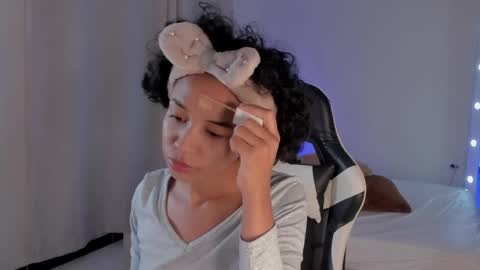 leahaltomm online show from February 12, 2025, 10:35 am