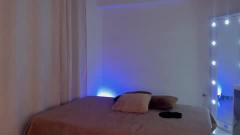 leahaltomm online show from February 26, 2025, 12:16 am