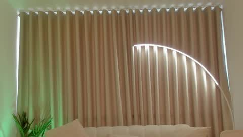 leahaltomm online show from September 19, 2025, 9:04 pm