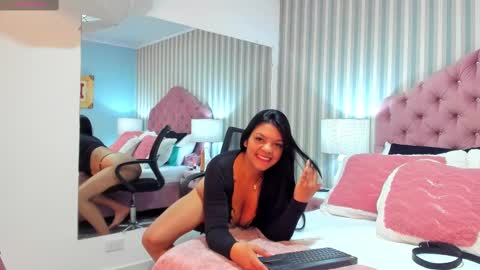 Snapshot of leahfontana chatting on January 29, 2025, 3:37 pm Leah Fontana online show from January 29, 2025, 3:37 pm