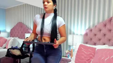 Snapshot of leahfontana chatting on January 31, 2025, 8:12 pm Leah Fontana online show from January 31, 2025, 8:12 pm