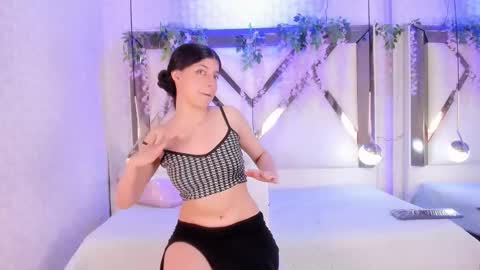    online show from November 8, 2025, 1:33 pm