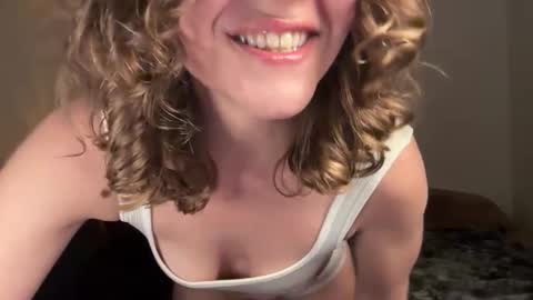 Leah Sparkles online show from April 16, 2026, 2:56 am