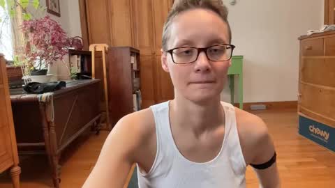 Snapshot of leahwilde chatting on February 13, 2025, 4:39 pm Lee online show from February 13, 2025, 4:39 pm