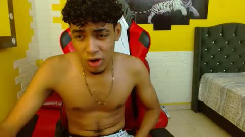 leam_1 online show from November 24, 2025, 9:36 pm