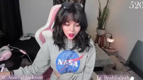  Amelia Black  OF AMELIABLACK666 I lost all my thumbs up help me to get 80 online show from January 12, 2026, 7:13 am