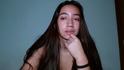 Snapshot of leanaalhub chatting on December 5, 2024, 9:17 am leanaalhub online show from December 5, 2024, 9:17 am