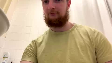 leanbean25 online show from April 3, 2026, 9:57 pm