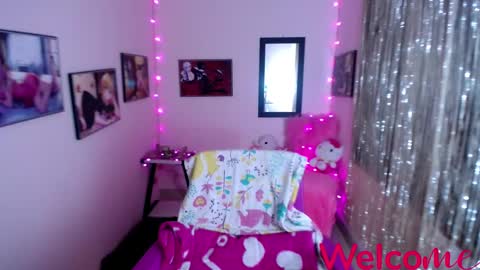 Leandra online show from February 11, 2025, 6:22 pm