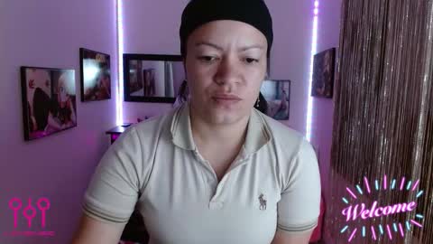 Leandra online show from September 13, 2025, 1:44 pm