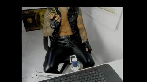 leather_king_of_bitches online show from April 11, 2026, 12:48 am
