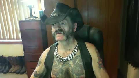 leathergreaser online show from September 25, 2025, 2:04 am