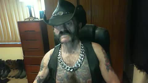 leathergreaser online show from September 29, 2025, 7:40 pm