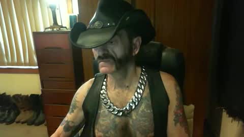 leathergreaser online show from October 12, 2025, 8:08 pm