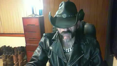 leathergreaser online show from May 12, 2026, 8:06 pm