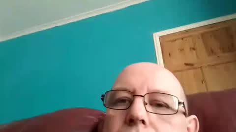 leatherpants68 online show from September 23, 2025, 2:42 pm