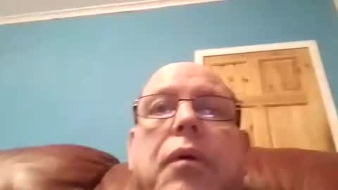 leatherpants68 online show from November 11, 2025, 5:46 pm