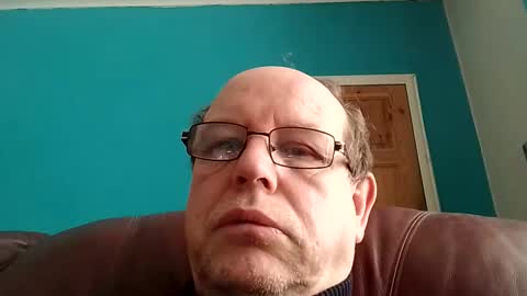 Snapshot of leatherpants68 chatting on April 13, 2026, 8:31 am leatherpants68 online show from April 13, 2026, 8:31 am