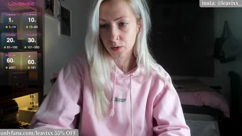 LeaVixx online show from December 17, 2024, 4:11 pm