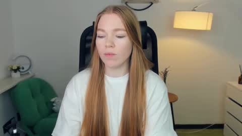 Lilly online show from November 23, 2025, 9:36 pm