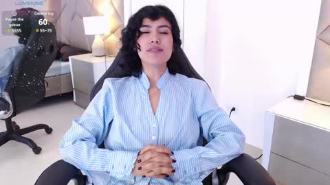 Snapshot of leethompson_ chatting on February 4, 2025, 3:04 pm Leet  online show from February 4, 2025, 3:04 pm