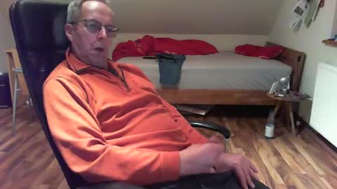 Snapshot of lefti27 chatting on December 29, 2024, 7:00 pm Dave online show from December 29, 2024, 7:00 pm