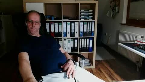 Snapshot of lefti27 chatting on February 26, 2026, 10:42 pm Dave online show from February 26, 2026, 10:42 pm