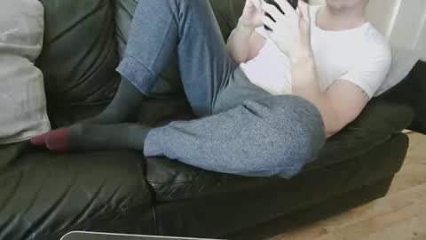 UK lover online show from April 4, 2026, 10:24 am