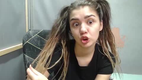 Liya online show from November 18, 2025, 5:01 am