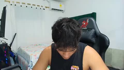  Lei  online show from November 18, 2025, 1:11 am