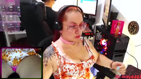 LeidyDi223 online show from October 15, 2025, 2:06 pm