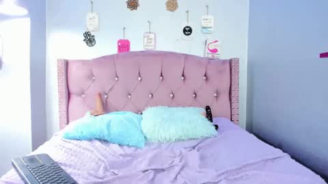 LEIGH ANGELS online show from March 4, 2025, 11:54 pm