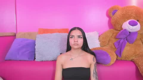 Snapshot of leigh_angels chatting on May 28, 2026, 9:45 pm LEIGH ANGELS online show from May 28, 2026, 9:45 pm