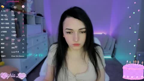 Leighla online show from November 24, 2025, 6:46 am