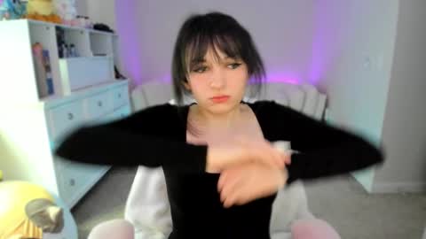 Leighla online show from February 16, 2026, 11:34 pm